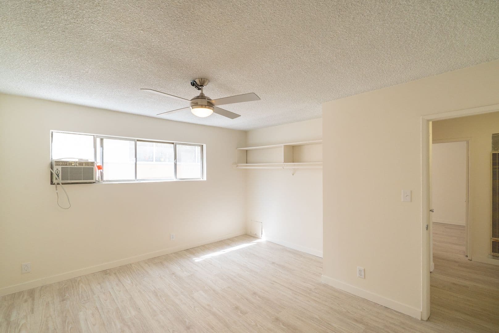 WEST HOLLYWOOD Apartment: 7548 HAMPTON AVE.