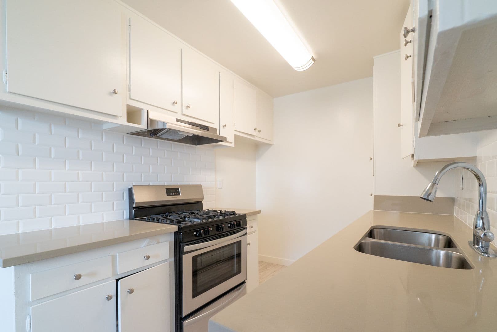 WEST HOLLYWOOD Apartment: 7548 HAMPTON AVE.