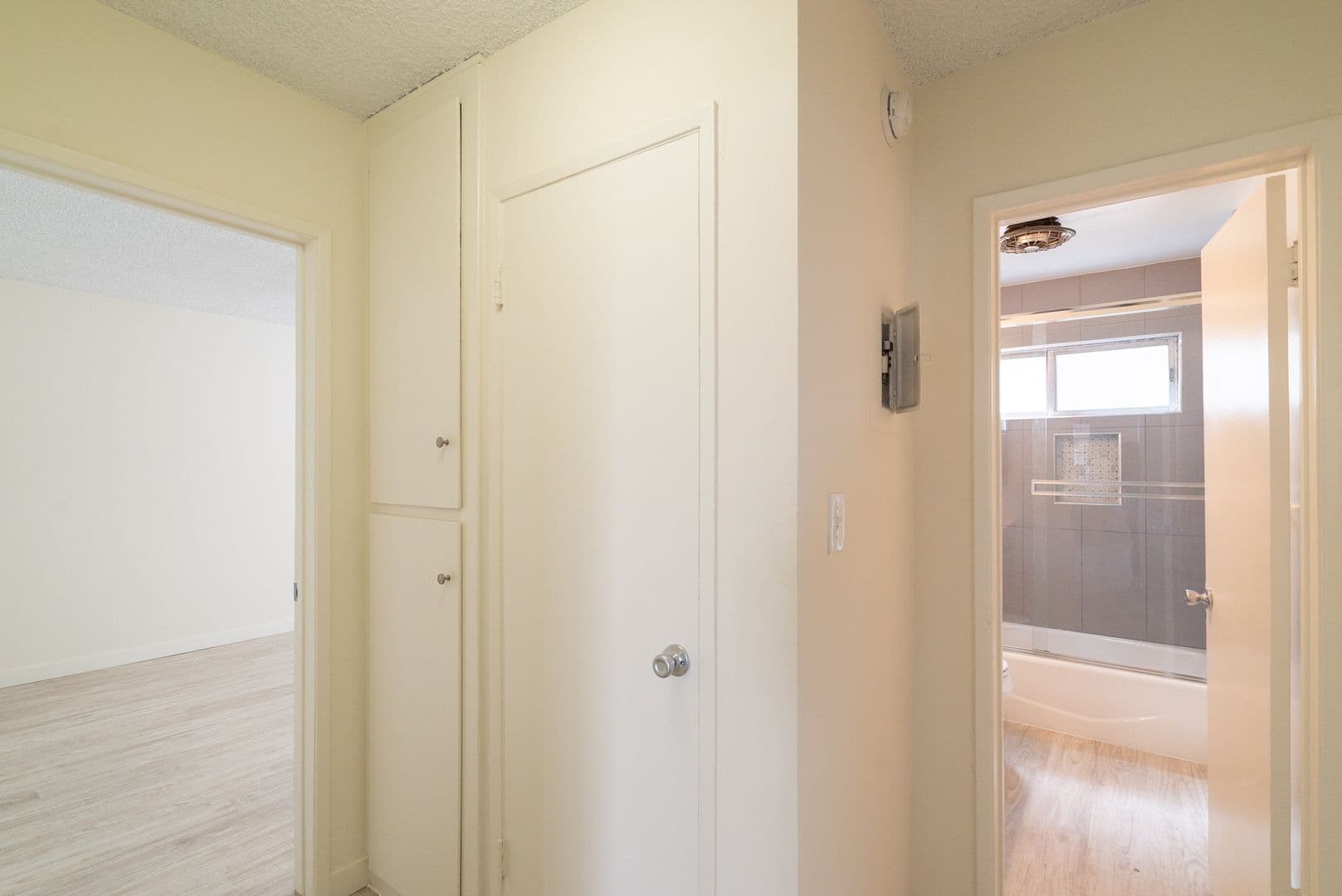 WEST HOLLYWOOD Apartment: 7548 HAMPTON AVE.