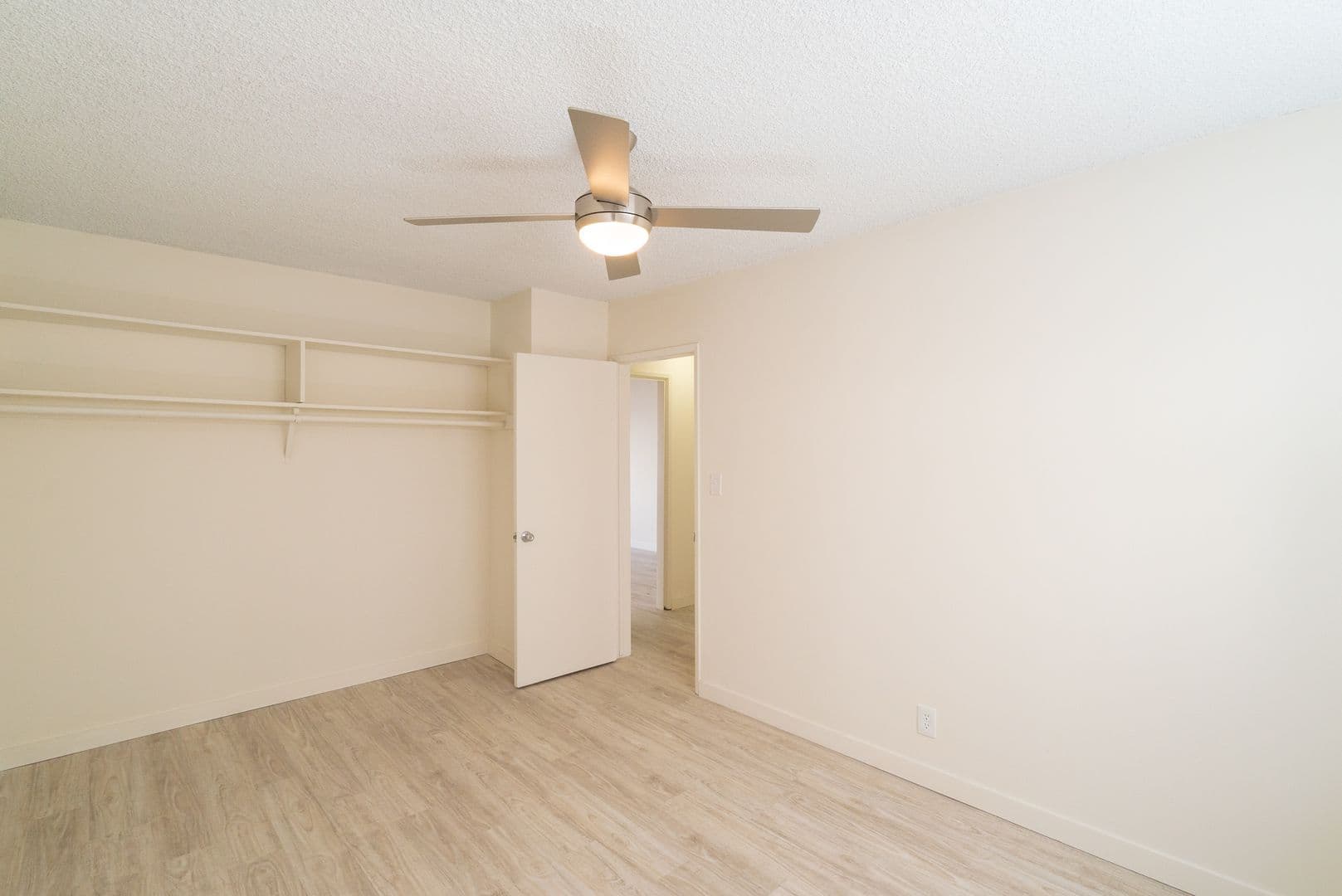 WEST HOLLYWOOD Apartment: 7548 HAMPTON AVE.