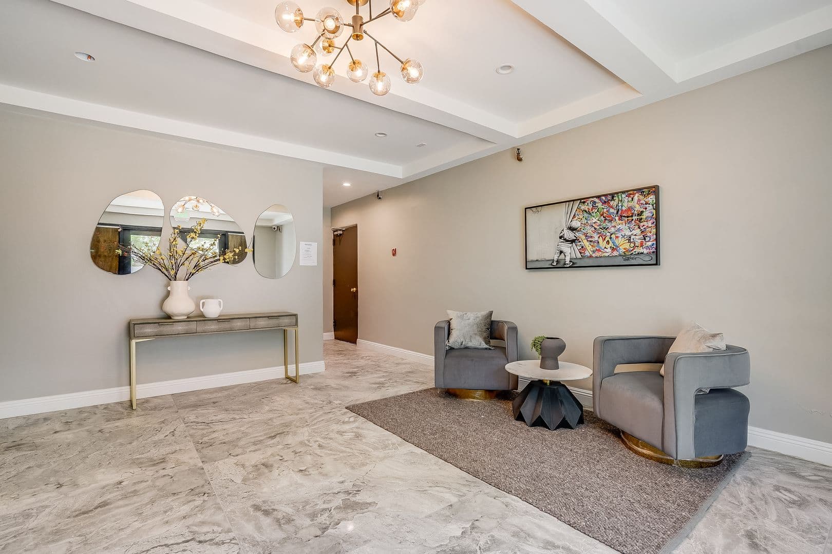 LOS ANGELES Apartment: 1470 S. REXFORD DRIVE