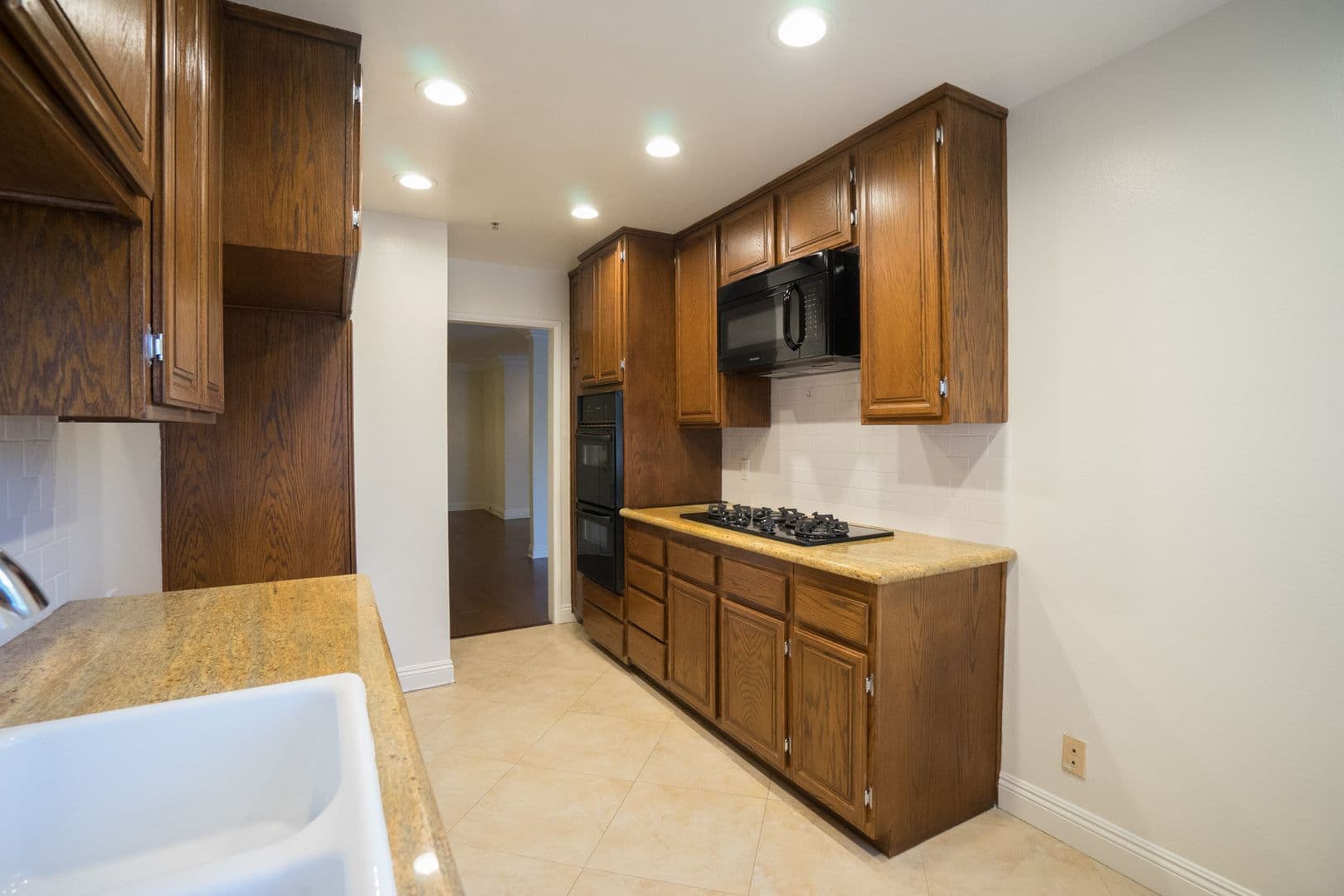 LOS ANGELES Apartment: 1508 VETERAN AVE.