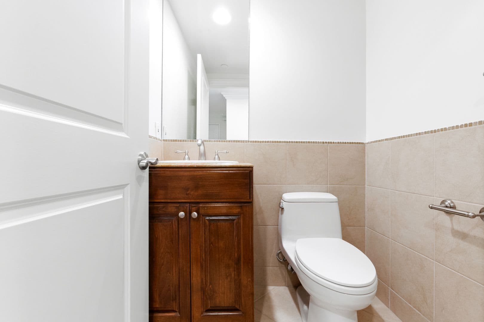 LOS ANGELES Apartment: 8610 CHALMERS DRIVE