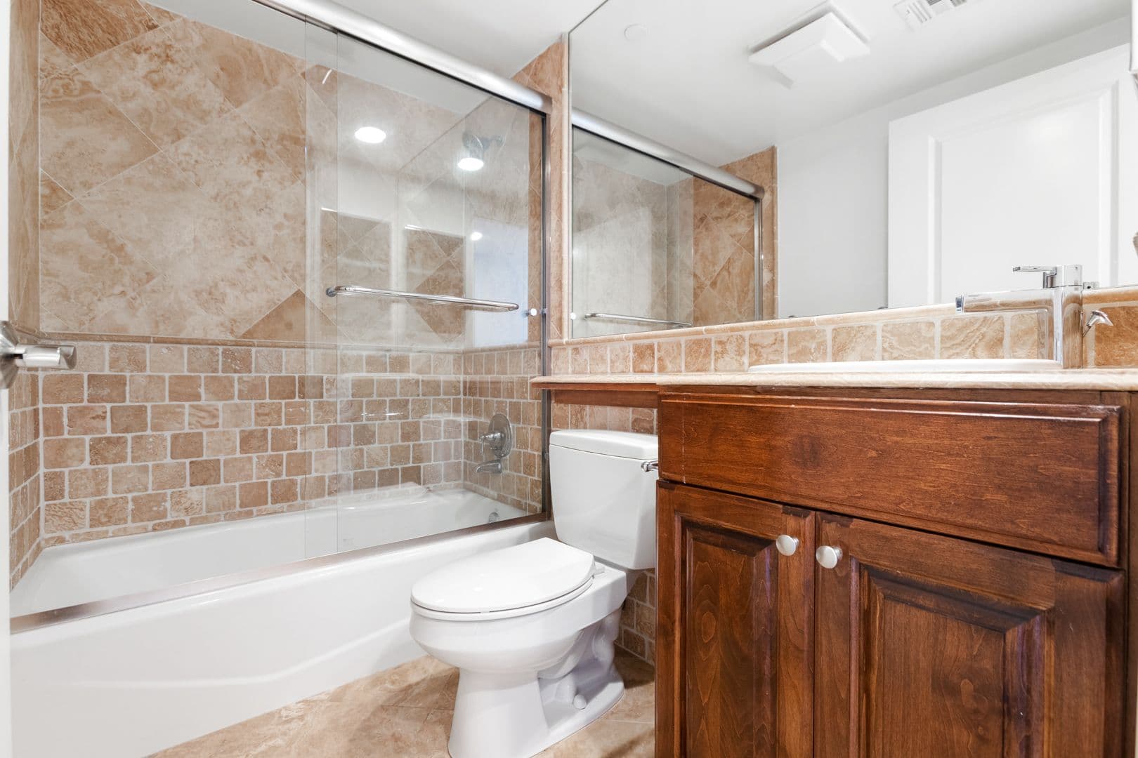 LOS ANGELES Apartment: 8610 CHALMERS DRIVE