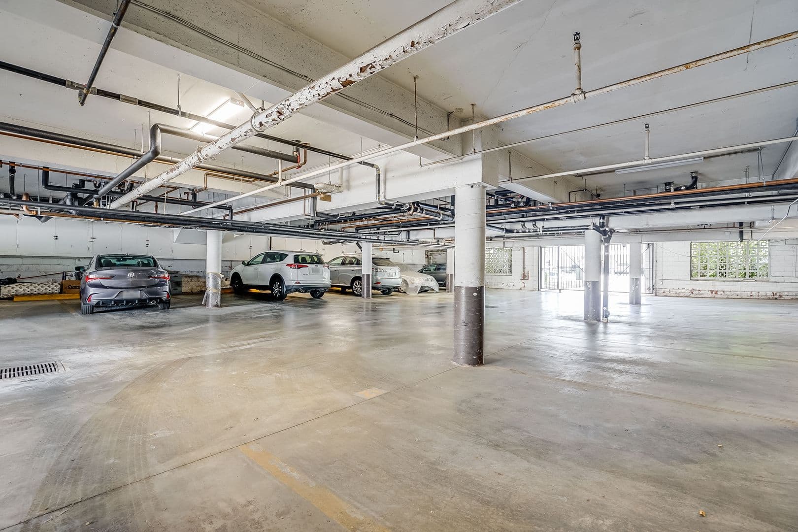LOS ANGELES Apartment: 1470 S. REXFORD DRIVE