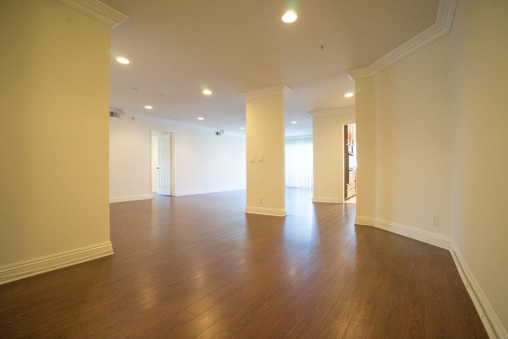 LOS ANGELES Apartment: 1508 VETERAN AVE.
