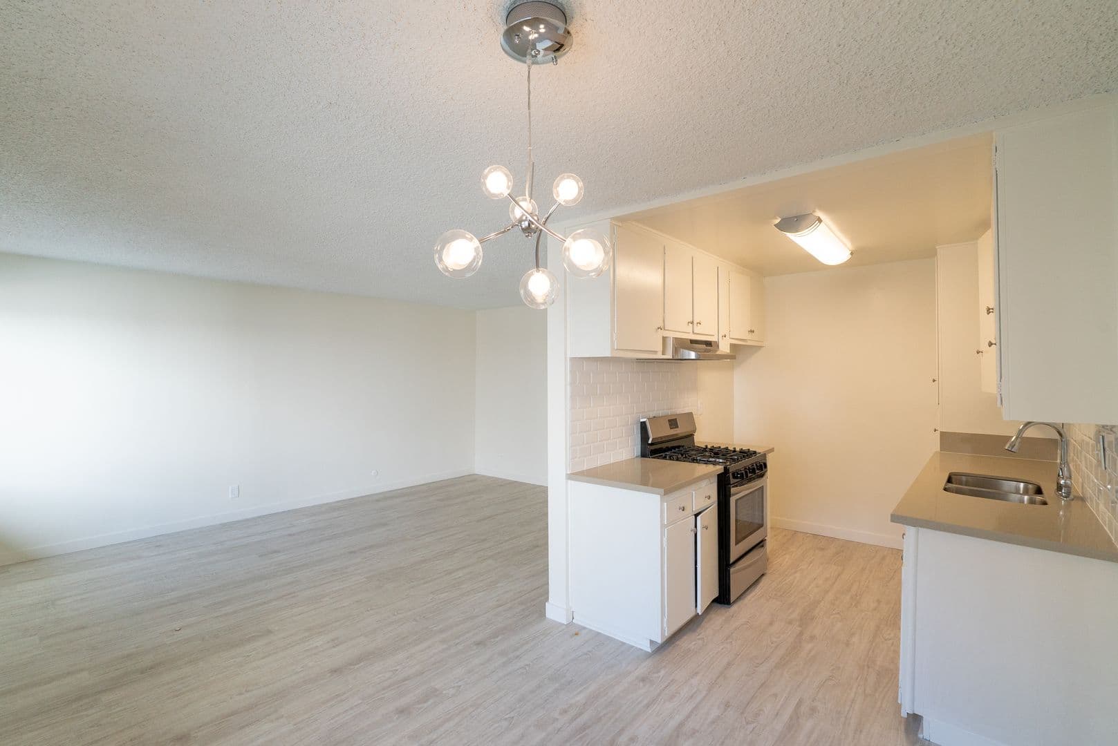 WEST HOLLYWOOD Apartment: 7548 HAMPTON AVE.