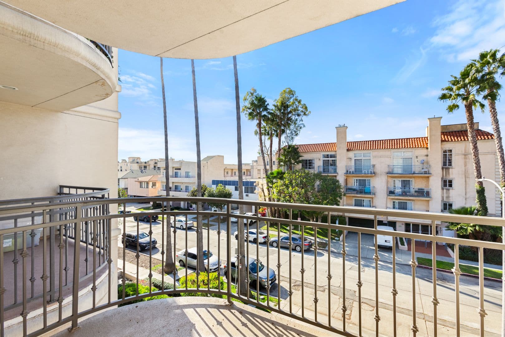 LOS ANGELES Apartment: 8610 CHALMERS DRIVE