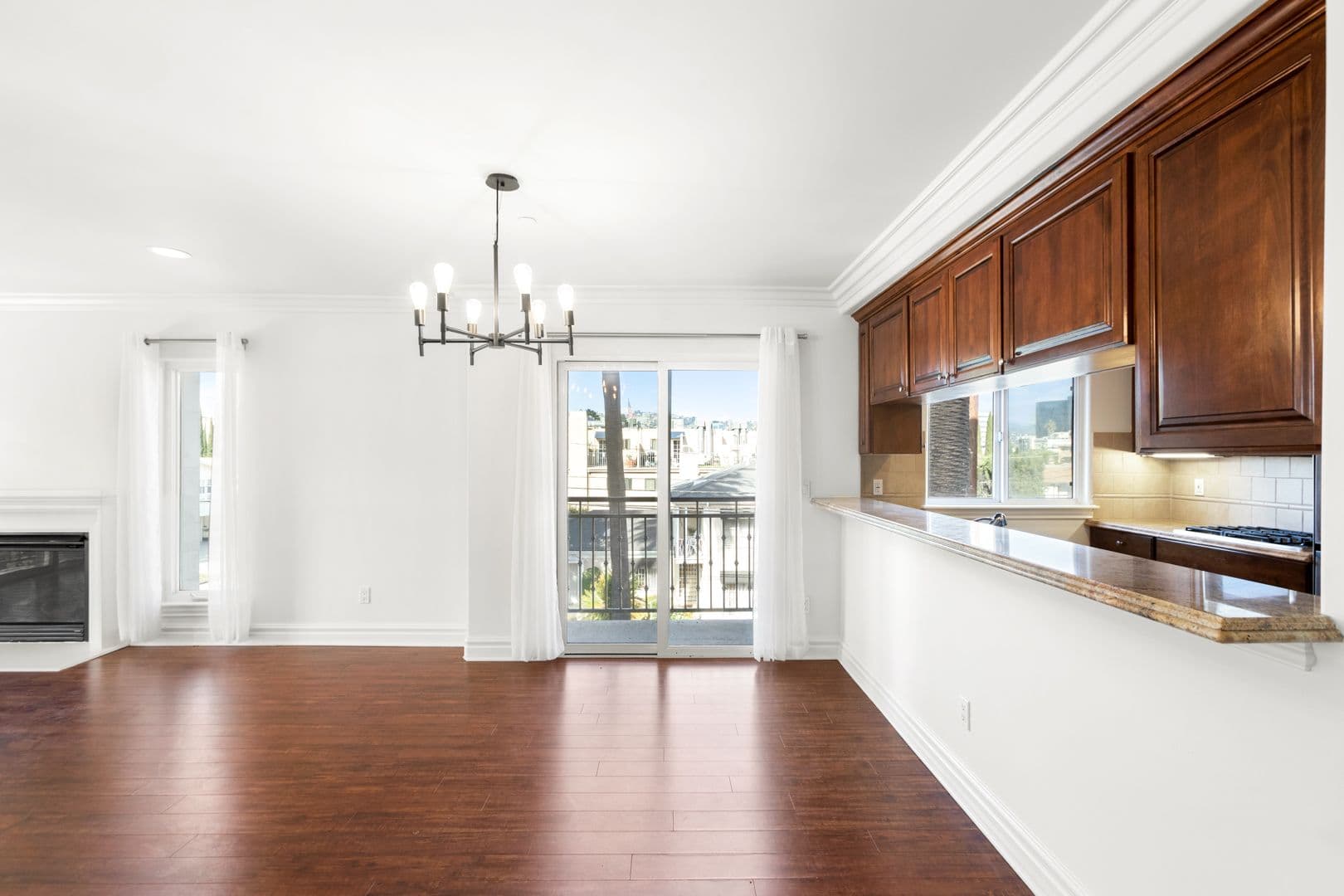 LOS ANGELES Apartment: 8610 CHALMERS DRIVE