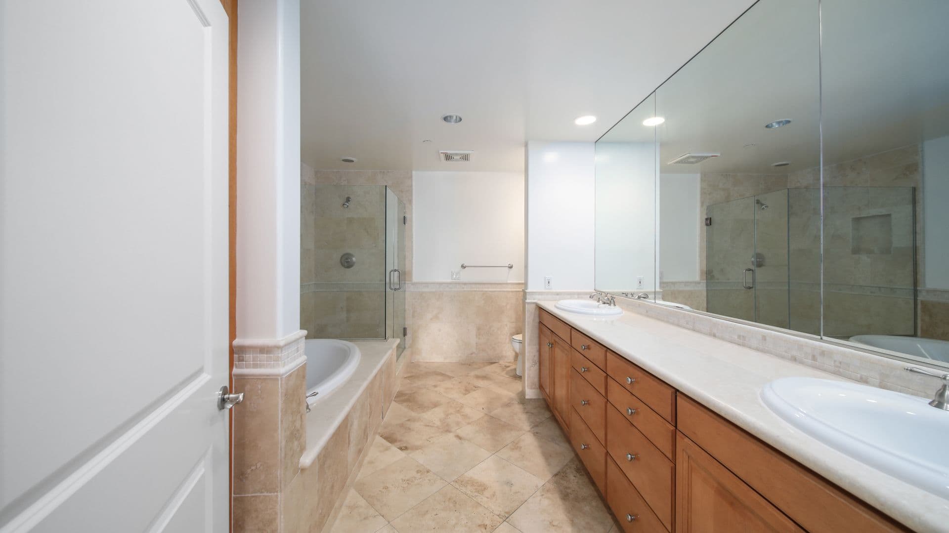 LOS ANGELES Apartment: 9401 ALCOTT ST.