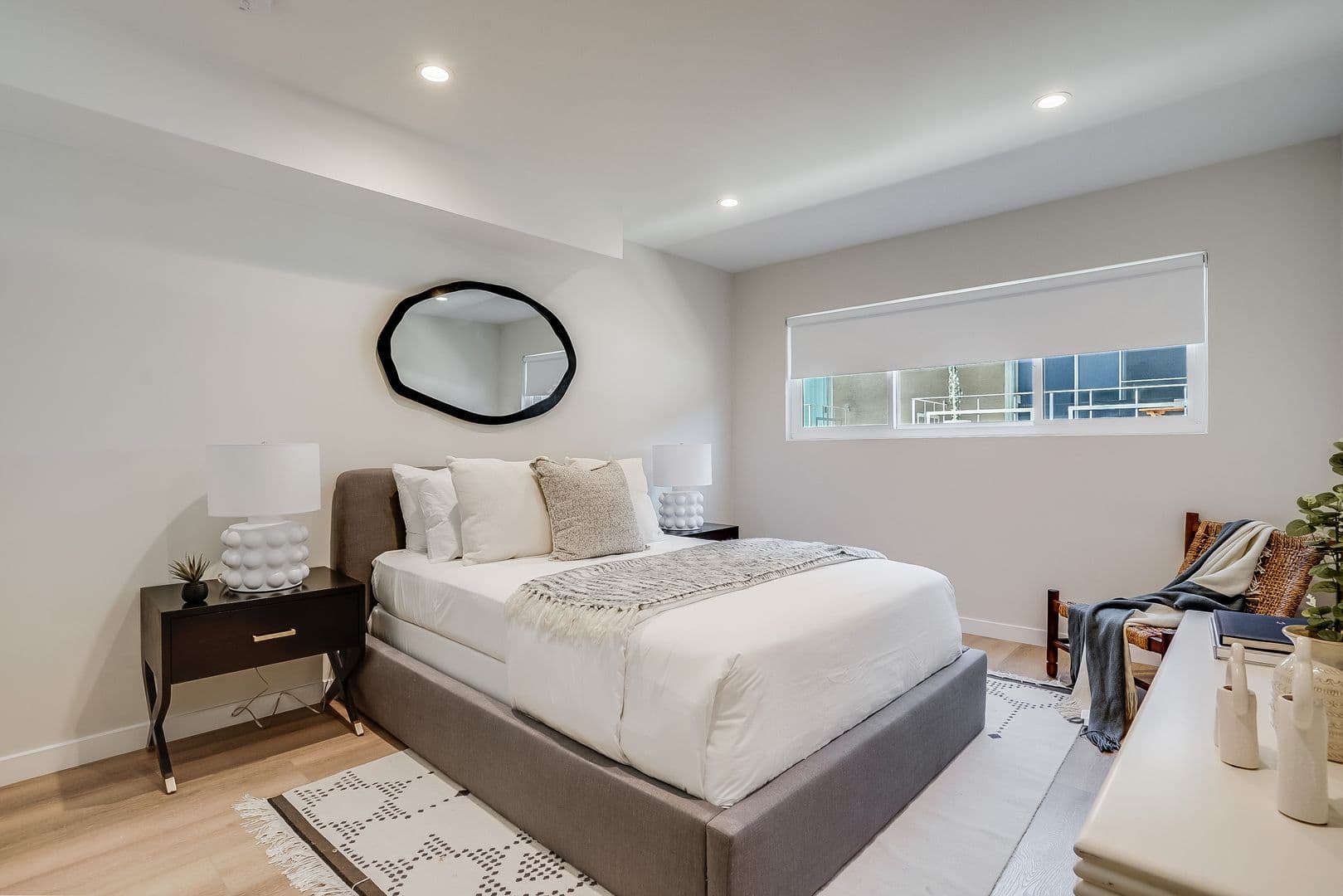 LOS ANGELES Apartment: 1470 S. REXFORD DRIVE