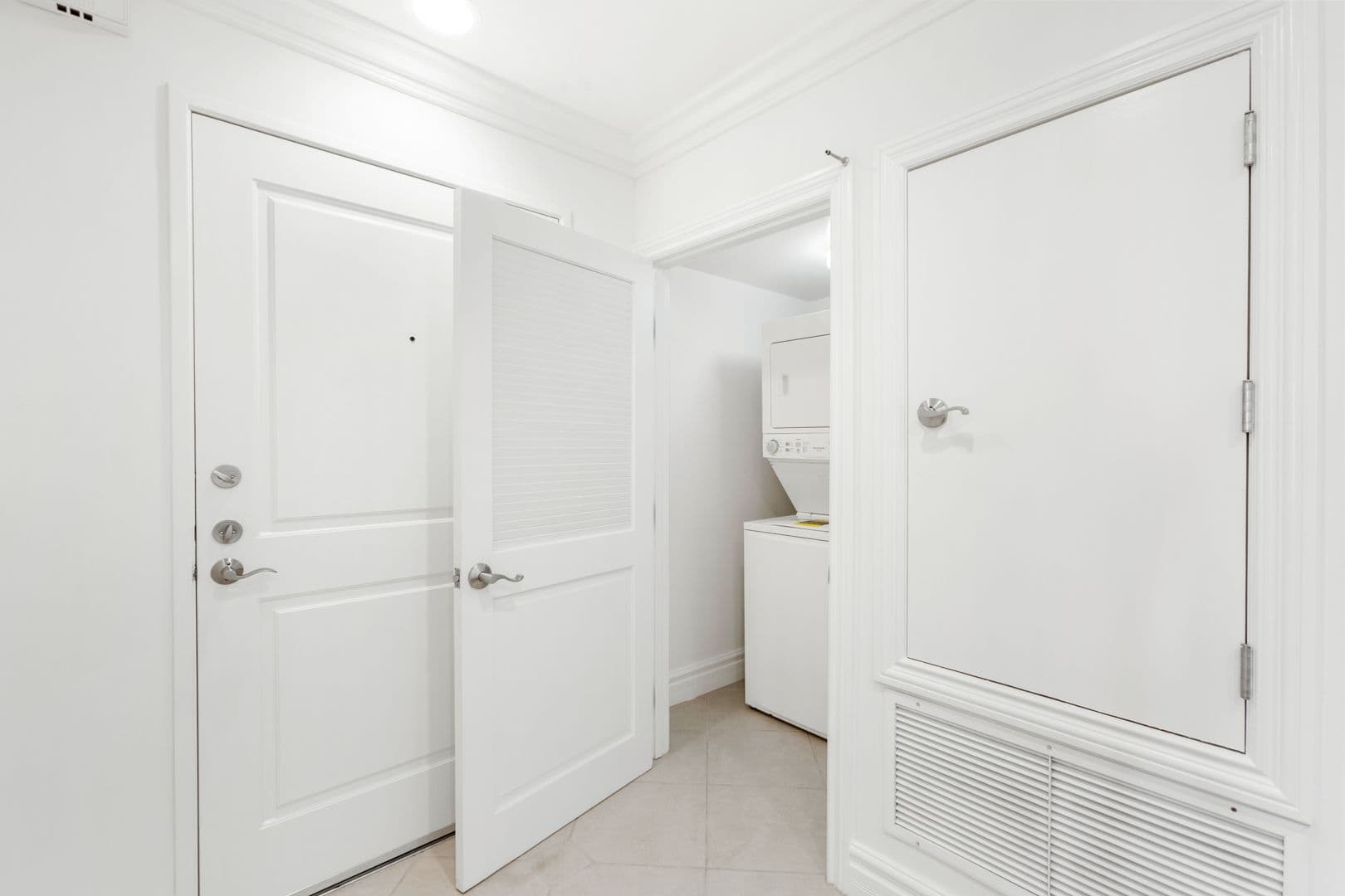LOS ANGELES Apartment: 8610 CHALMERS DRIVE