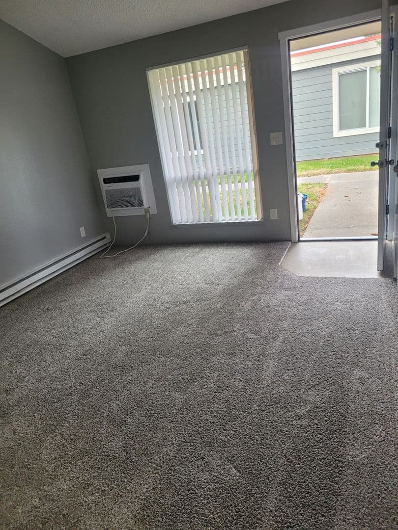 Kennewick Apartment: 505 S. Olympia St