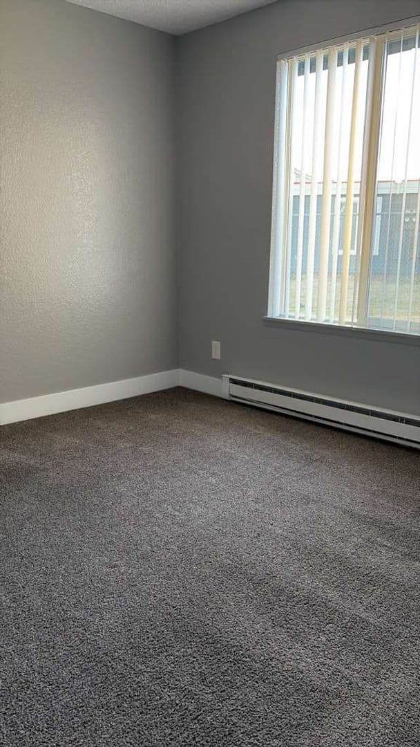 Kennewick Apartment: 1107 West 5th Avenue