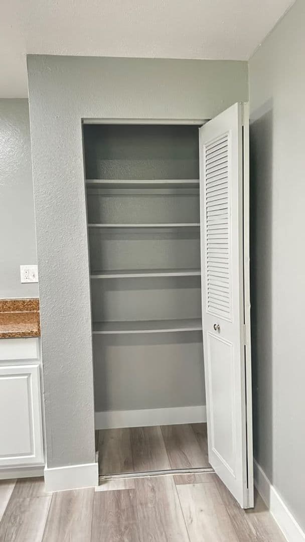 Kennewick Apartment: 505 S. Olympia St