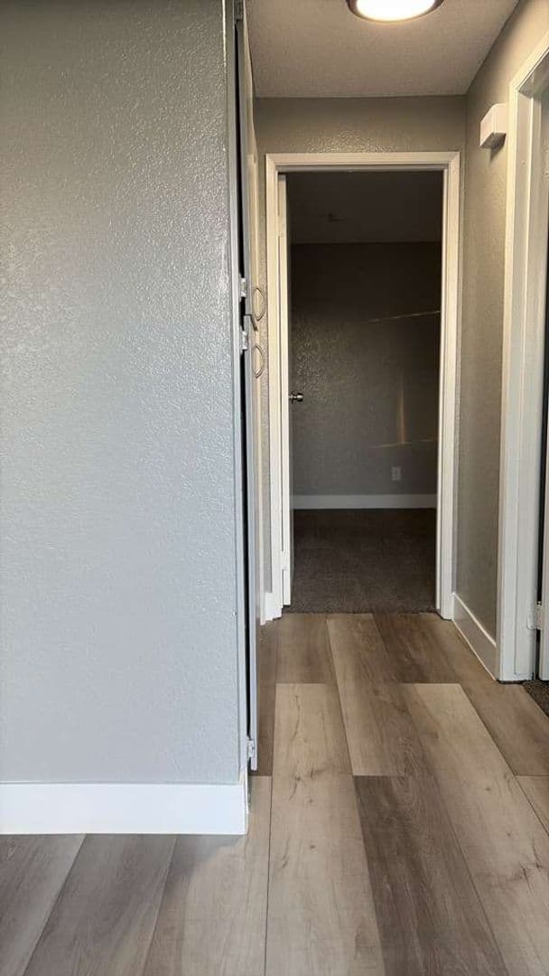 Kennewick Apartment: 1107 West 5th Avenue