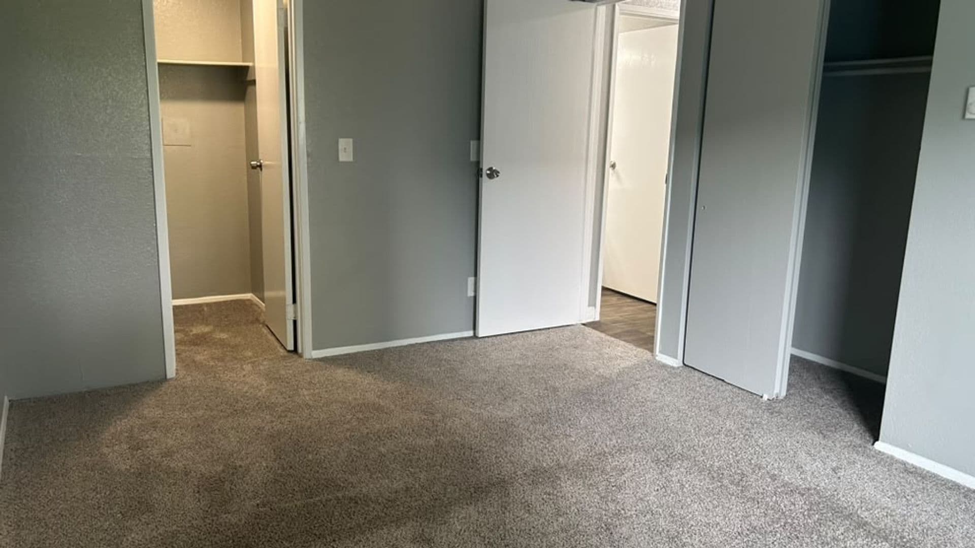 Kennewick Apartment: 1107 West 5th Avenue