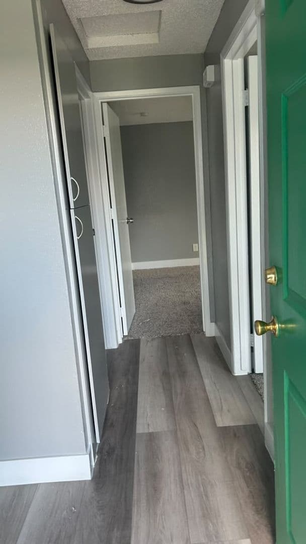 Kennewick Apartment: 1107 West 5th Avenue