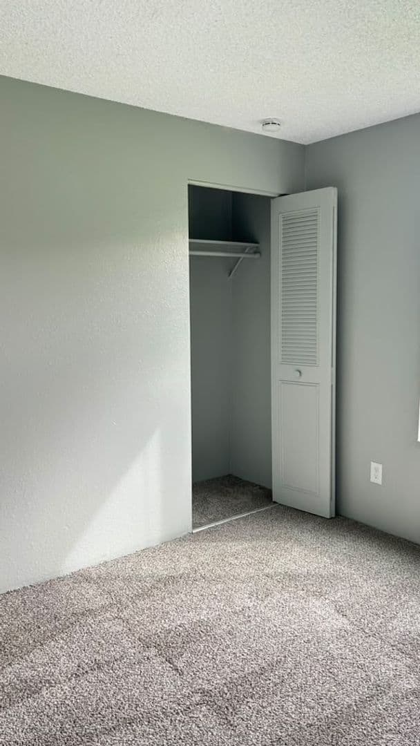 Kennewick Apartment: 505 S. Olympia St