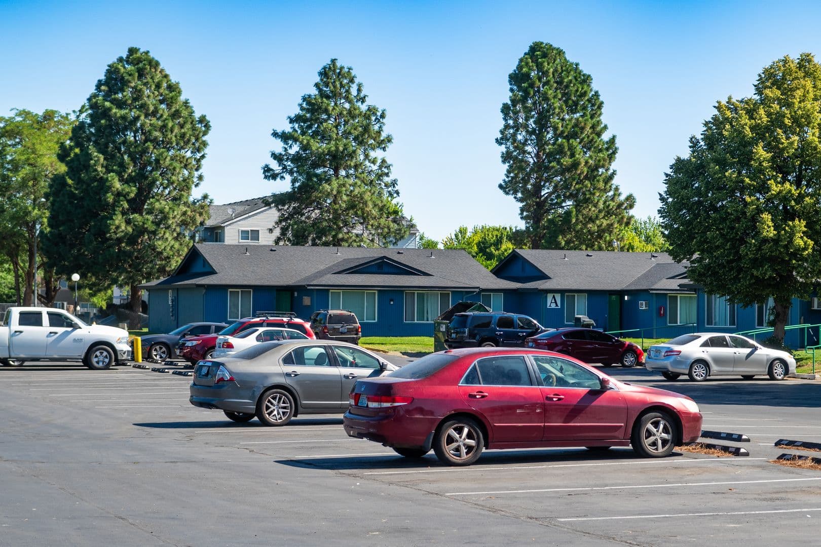Kennewick Apartment: 1107 West 5th Avenue