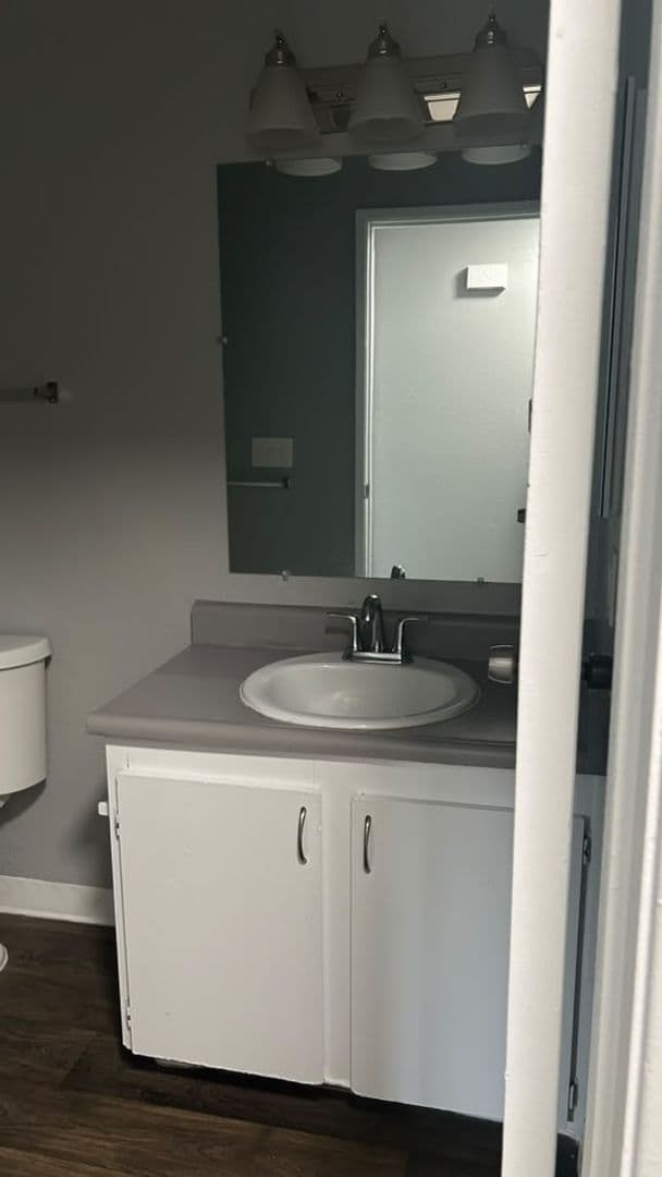 Kennewick Apartment: 1107 West 5th Avenue
