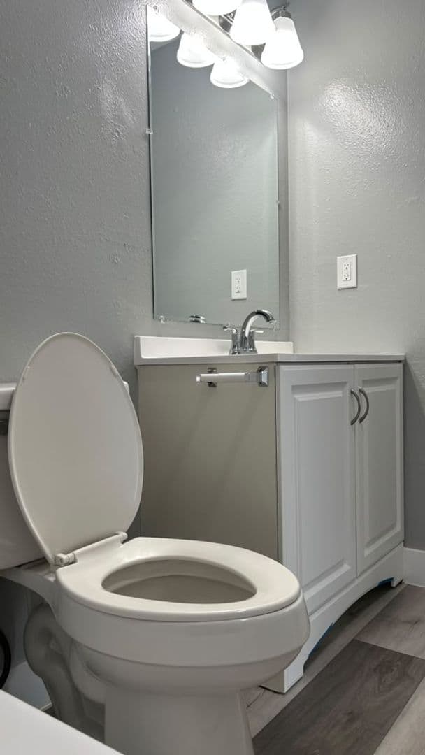 Kennewick Apartment: 505 S. Olympia St