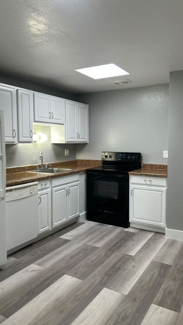 Kennewick Apartment: 505 S. Olympia St