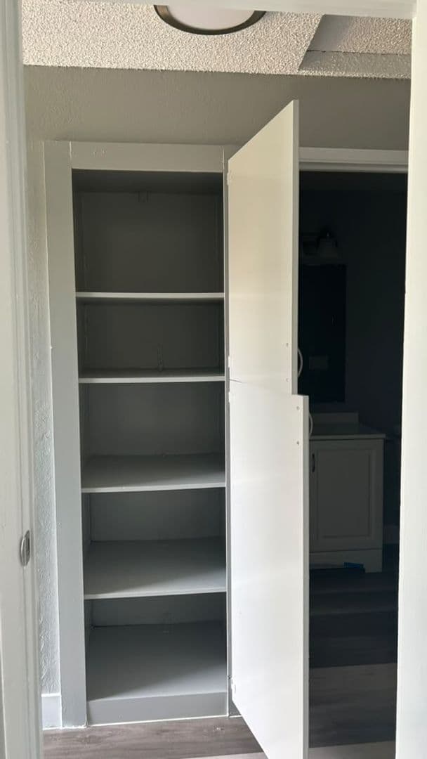 Kennewick Apartment: 1107 West 5th Avenue