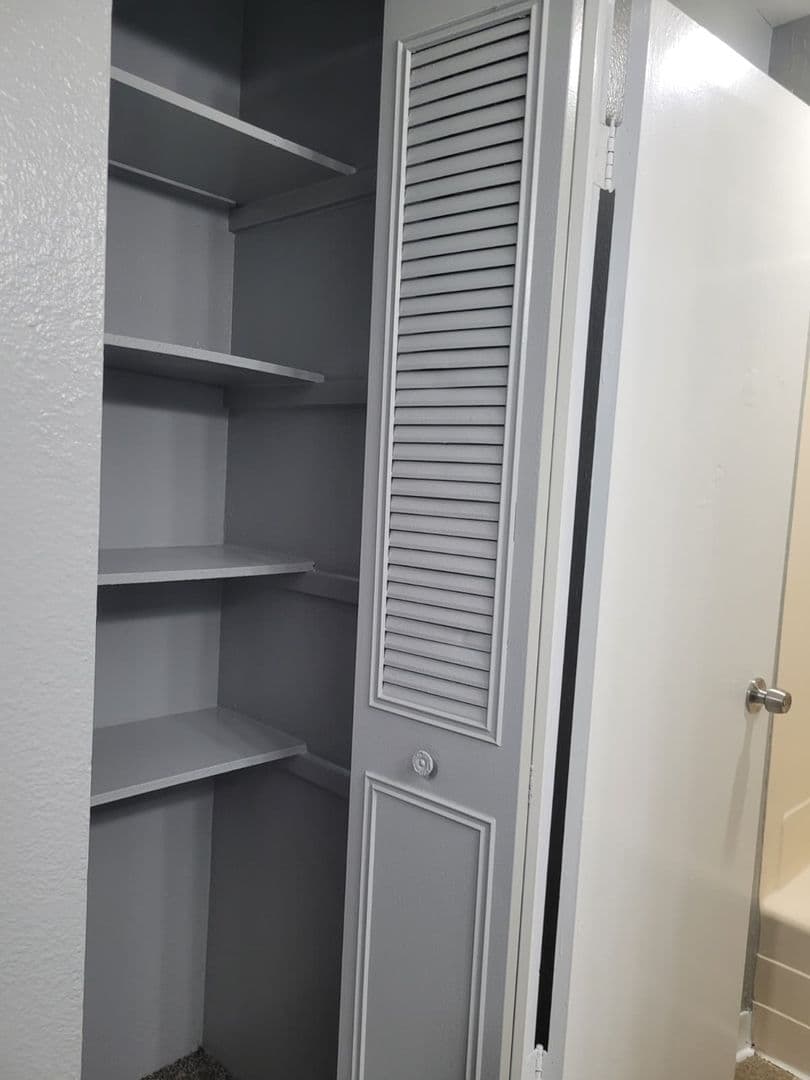 Kennewick Apartment: 505 S. Olympia St