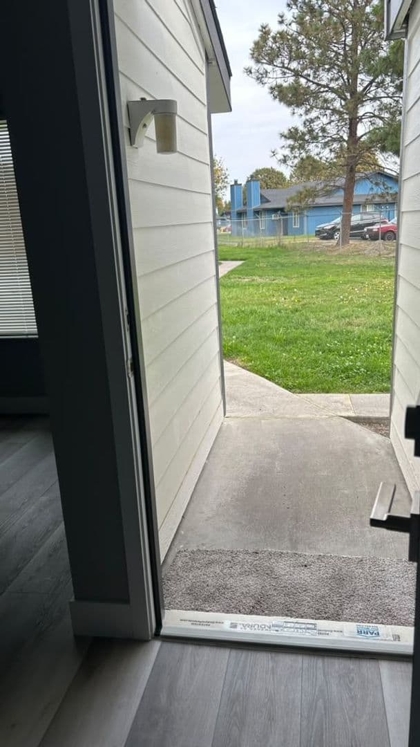 Kennewick Apartment: 505 S. Olympia St