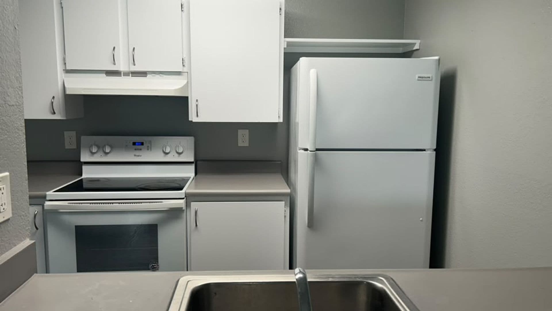 Kennewick Apartment: 1107 West 5th Avenue