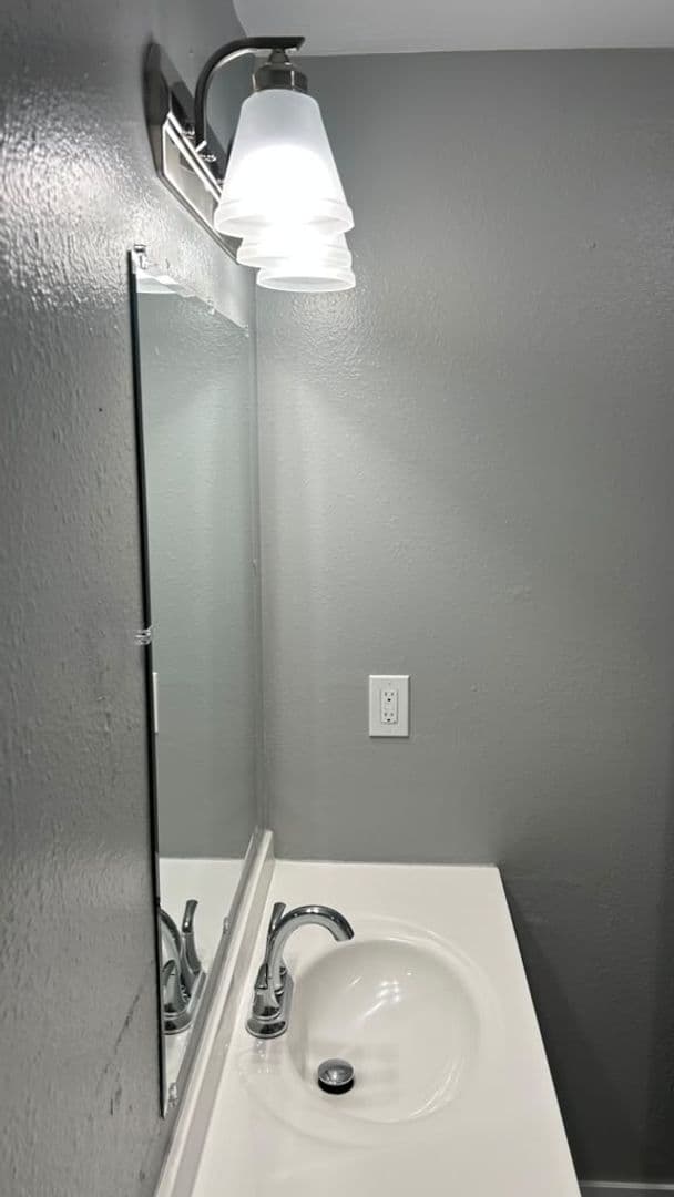 Kennewick Apartment: 505 S. Olympia St