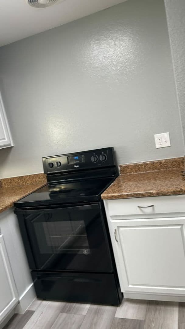 Kennewick Apartment: 505 S. Olympia St