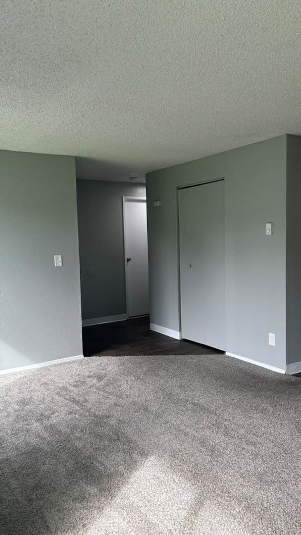 Kennewick Apartment: 1107 West 5th Avenue