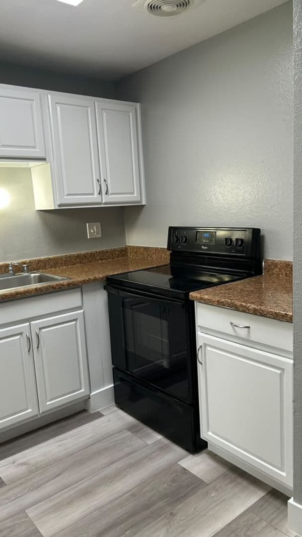 Kennewick Apartment: 505 S. Olympia St