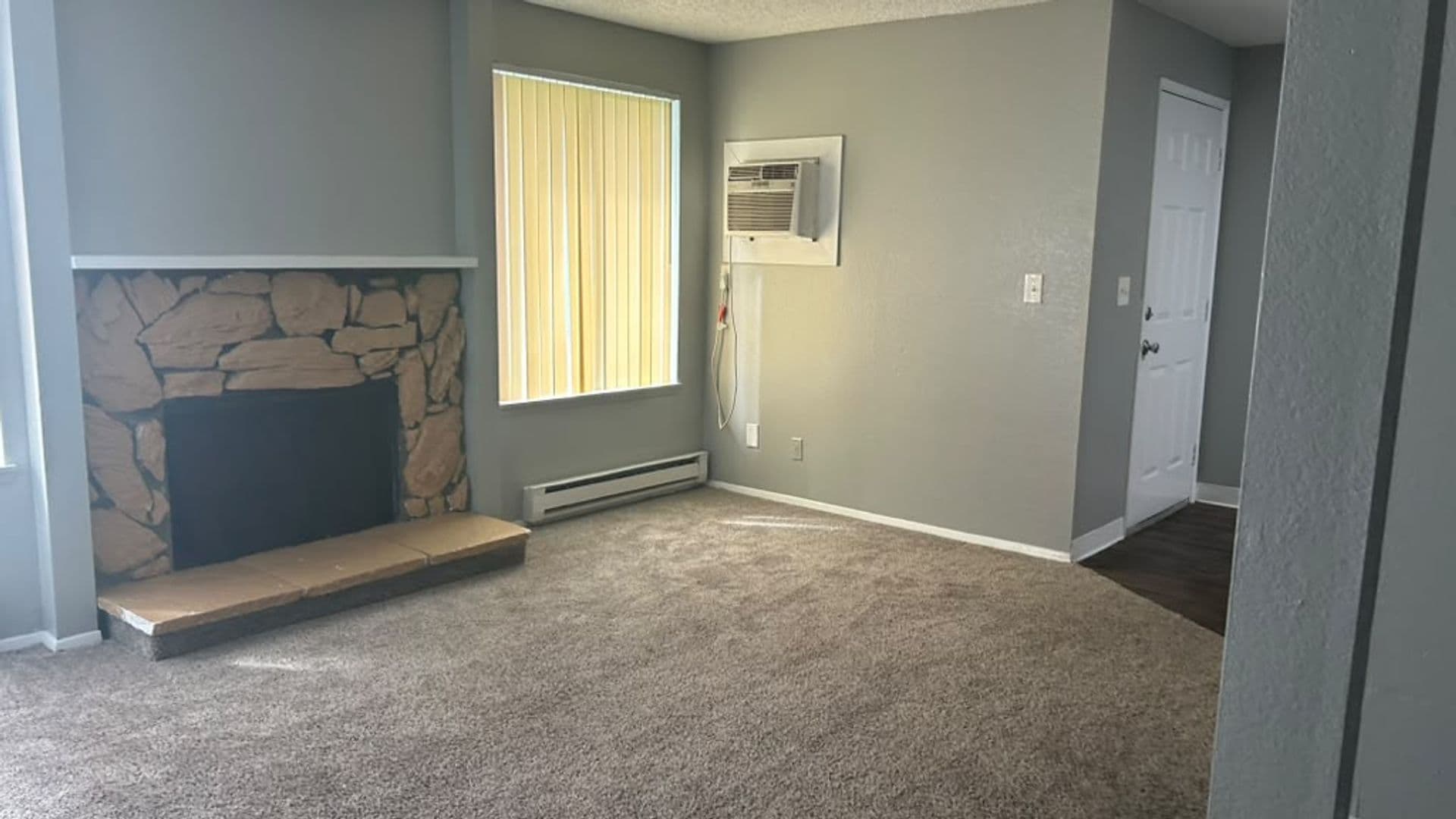 Kennewick Apartment: 1107 West 5th Avenue