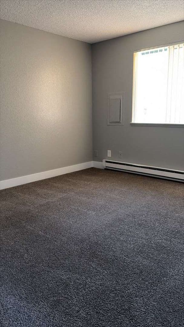 Kennewick Apartment: 1107 West 5th Avenue