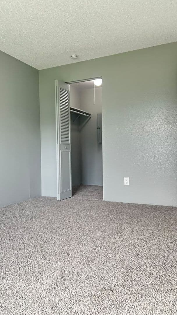 Kennewick Apartment: 505 S. Olympia St