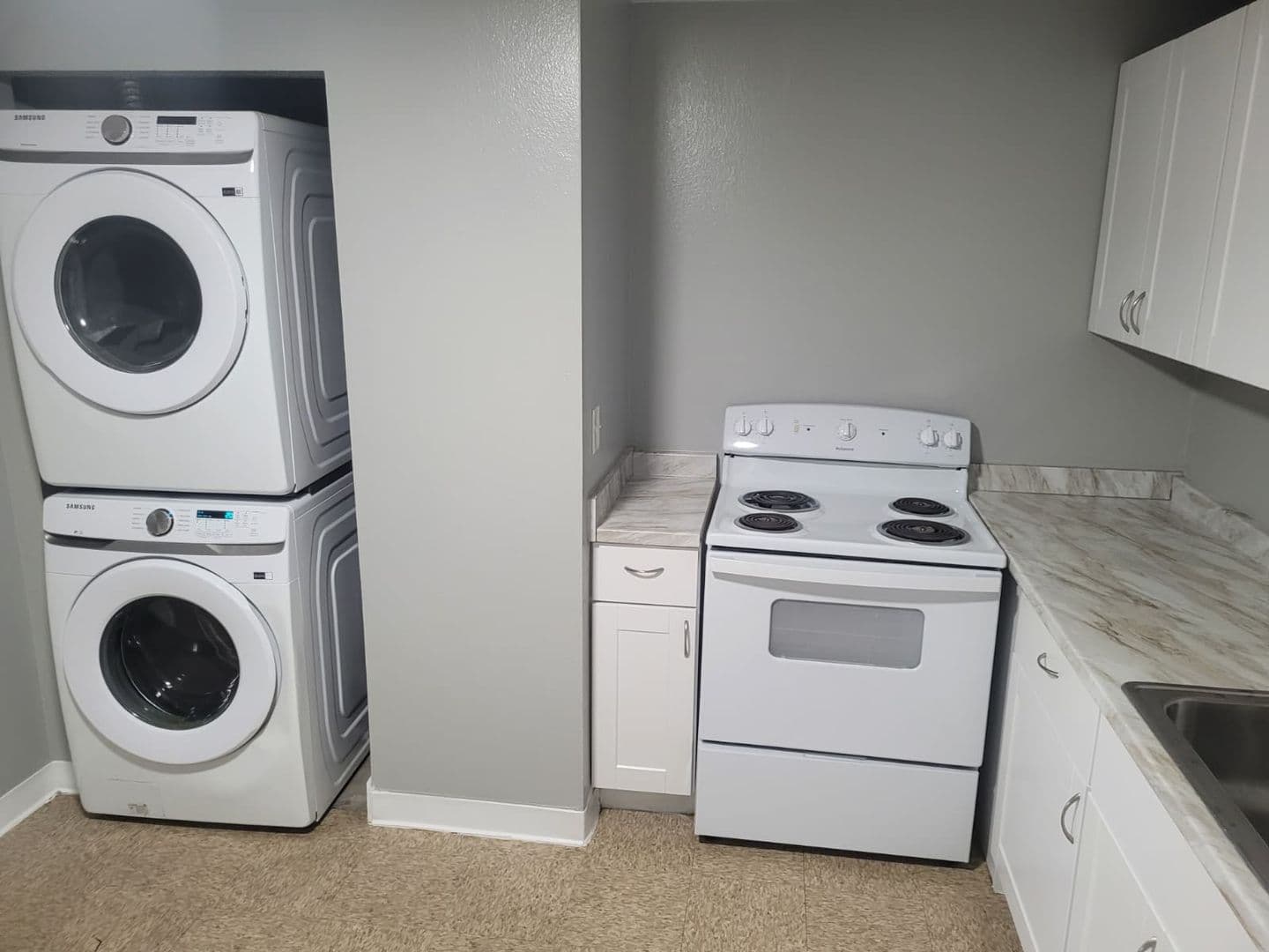 Kennewick Apartment: 505 S. Olympia St