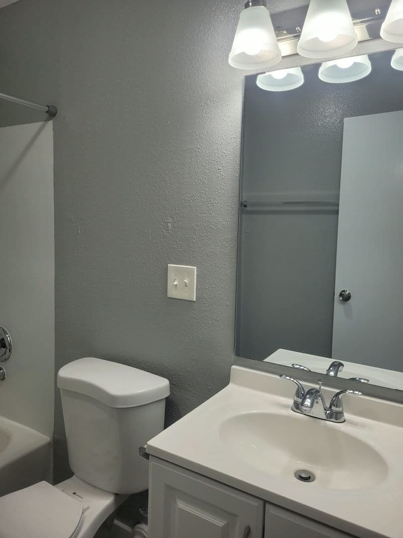 Kennewick Apartment: 505 S. Olympia St