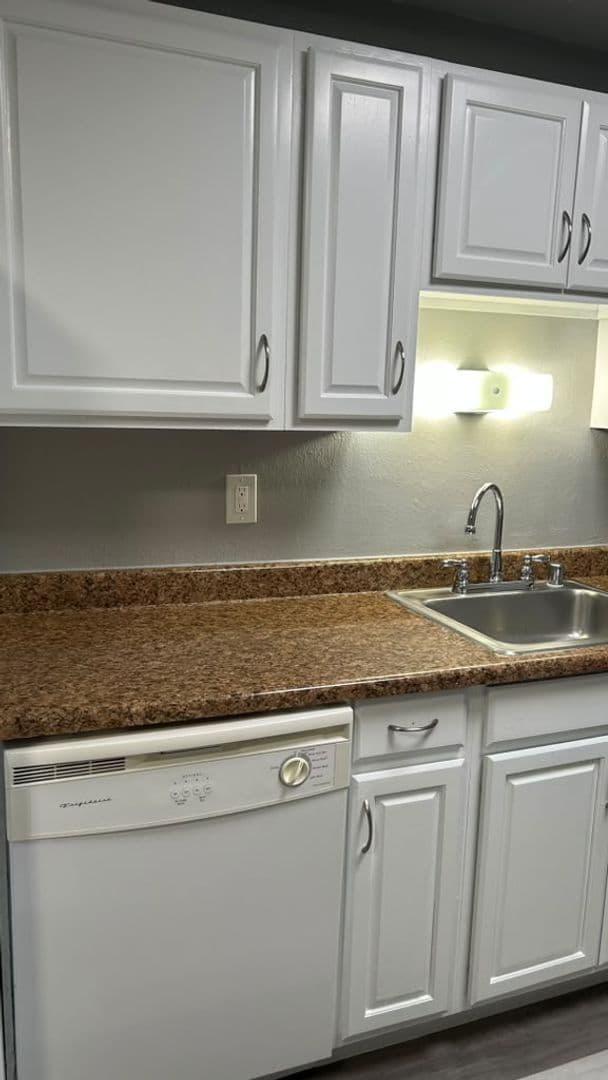 Kennewick Apartment: 505 S. Olympia St