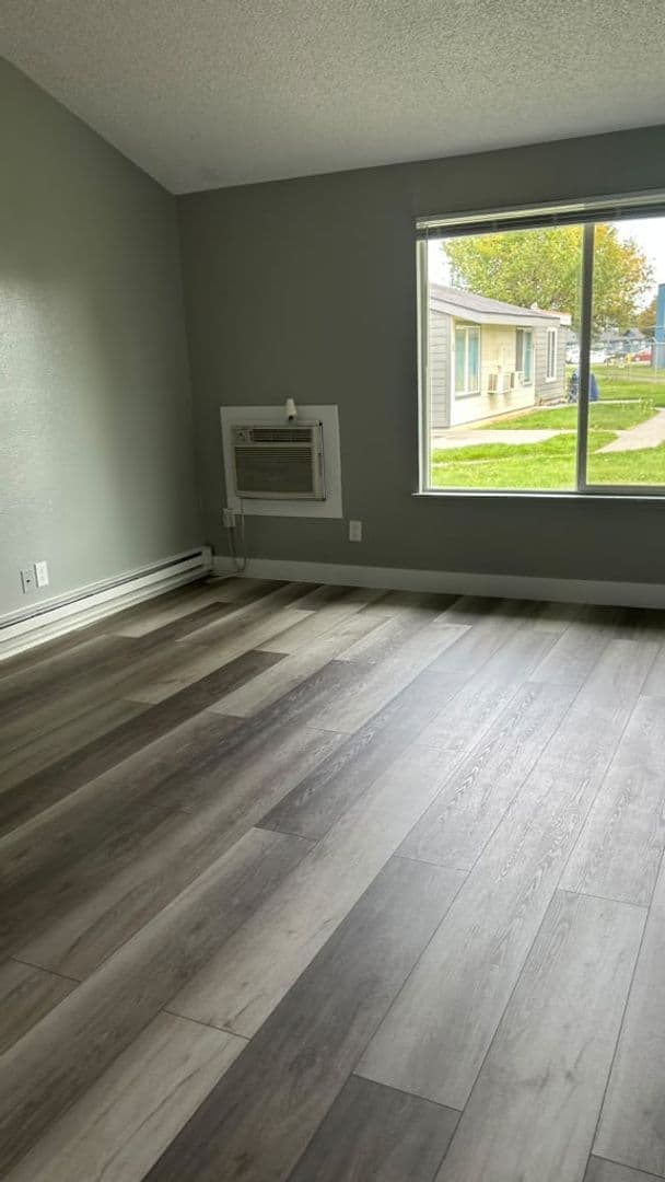 Kennewick Apartment: 505 S. Olympia St