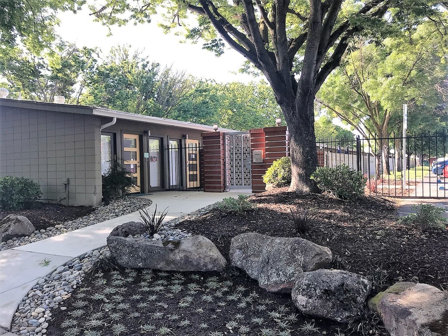 Modesto Apartment: 2012-2100 Wylie Dr.