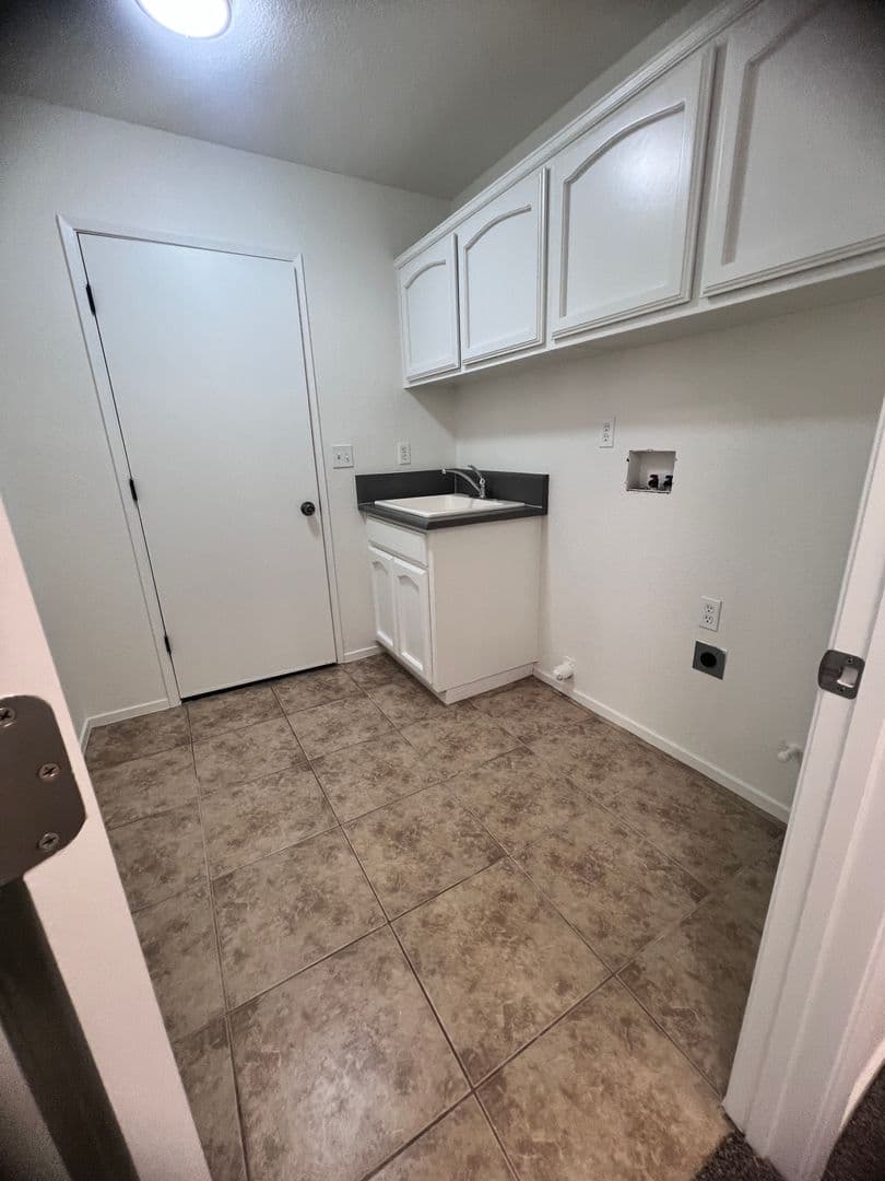 Riverbank House: 5837 Webb St.