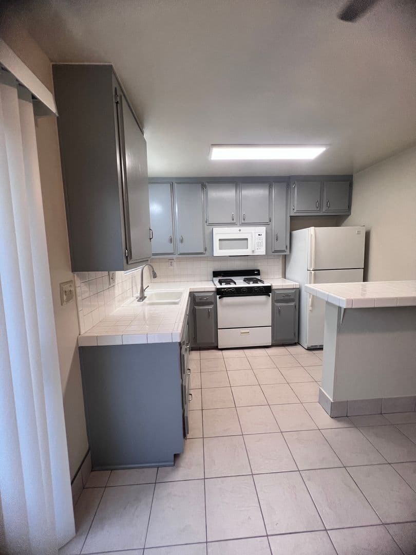Modesto Apartment: 2701 MACDOUGAL ST