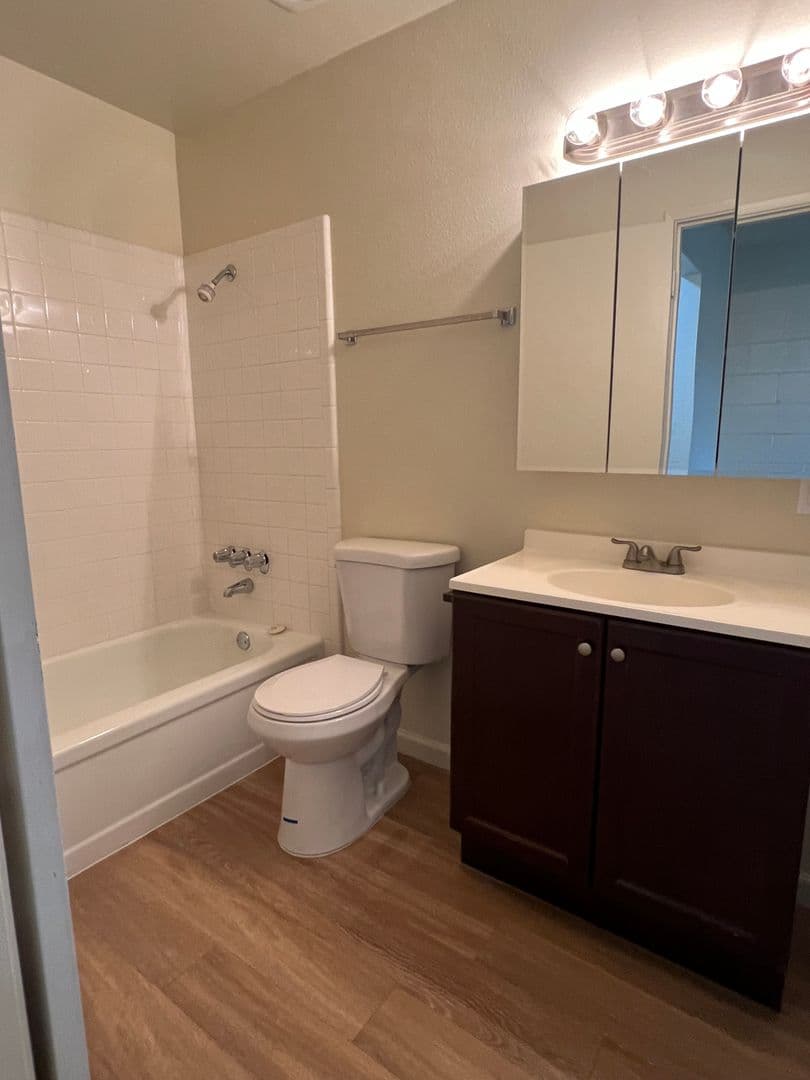 Modesto Apartment: 2124 WYLIE DRIVE