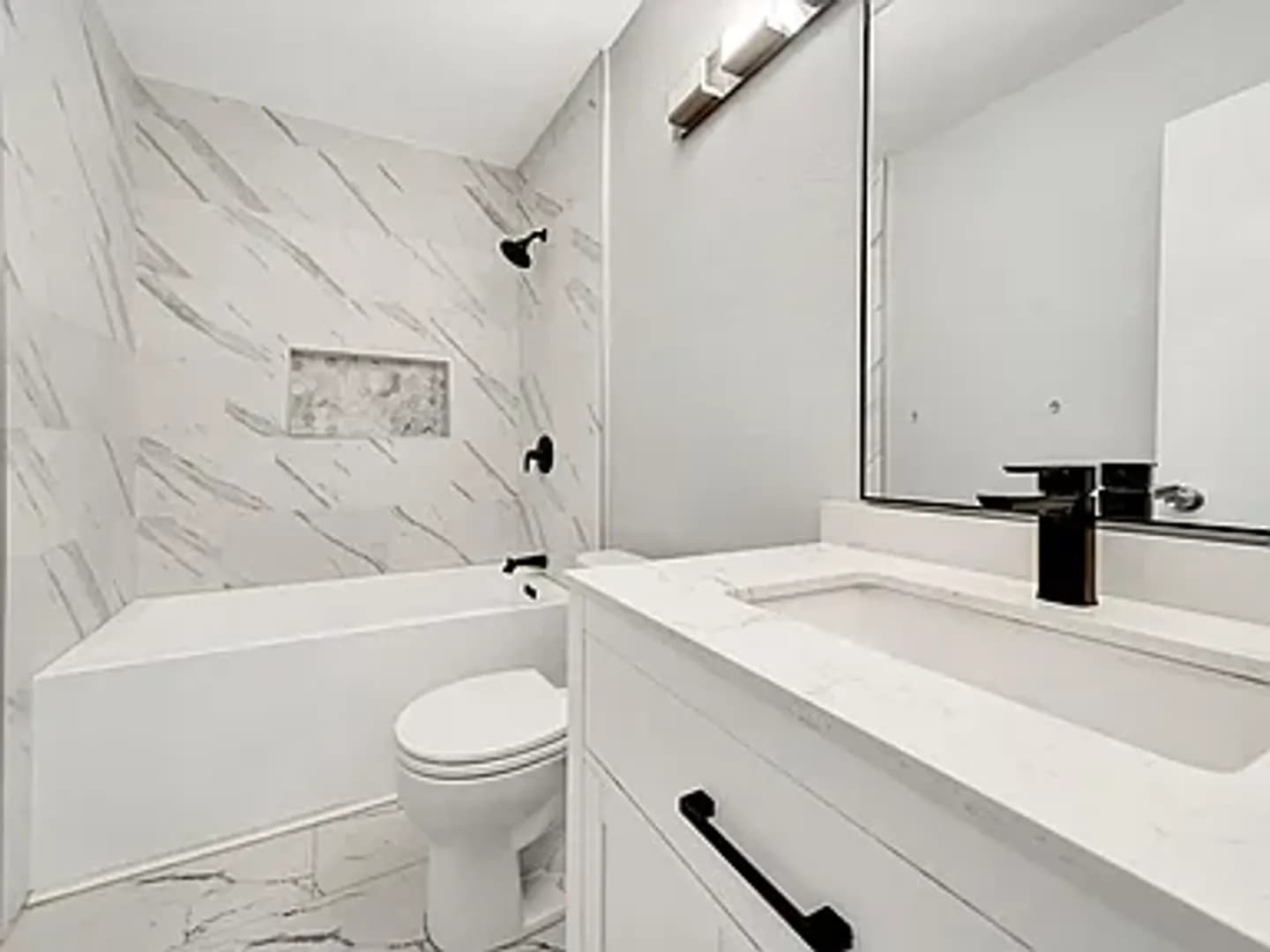 Inglewood Condo: 3867 Thorncroft Ln, Unit H