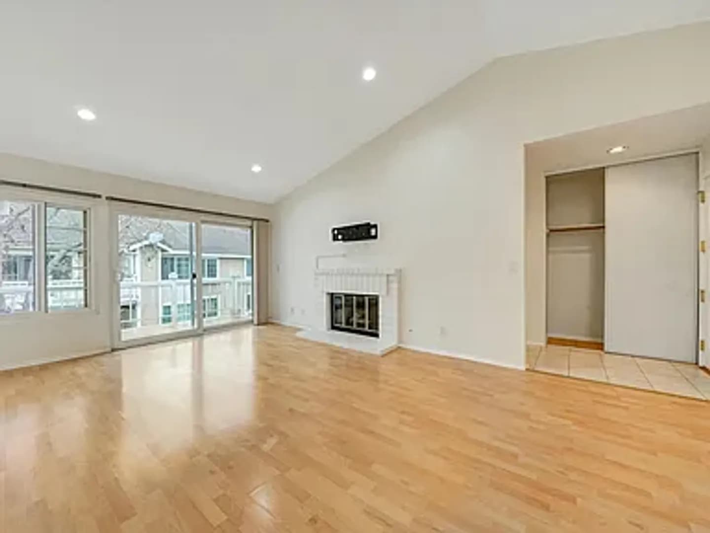 Inglewood Condo: 3867 Thorncroft Ln, Unit H