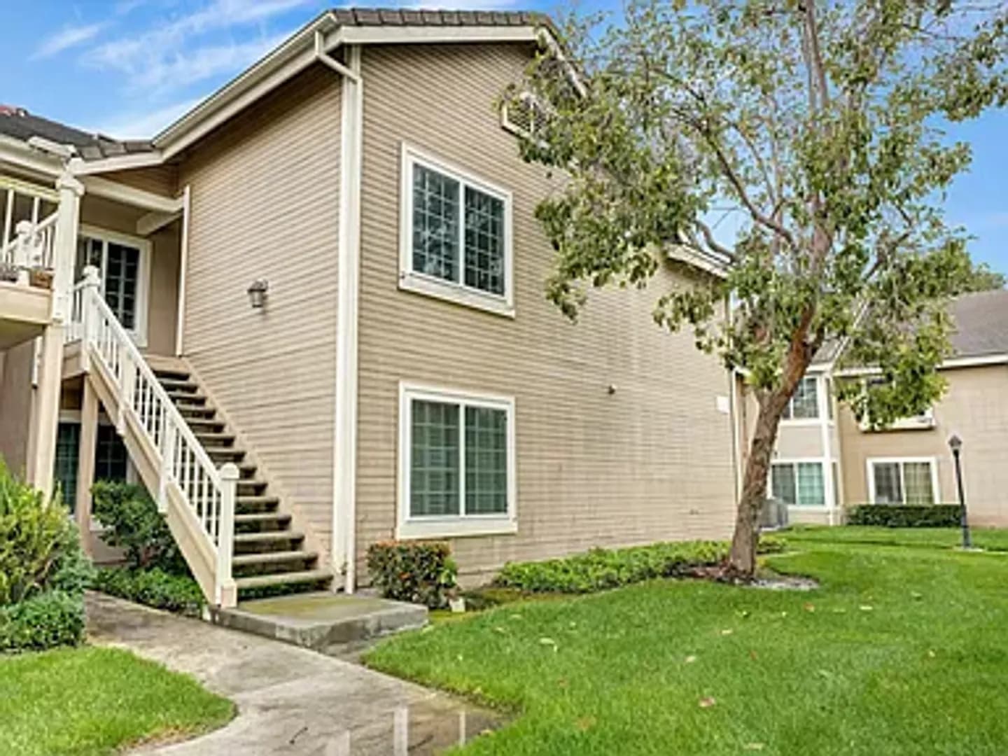 Inglewood Condo: 3867 Thorncroft Ln, Unit H