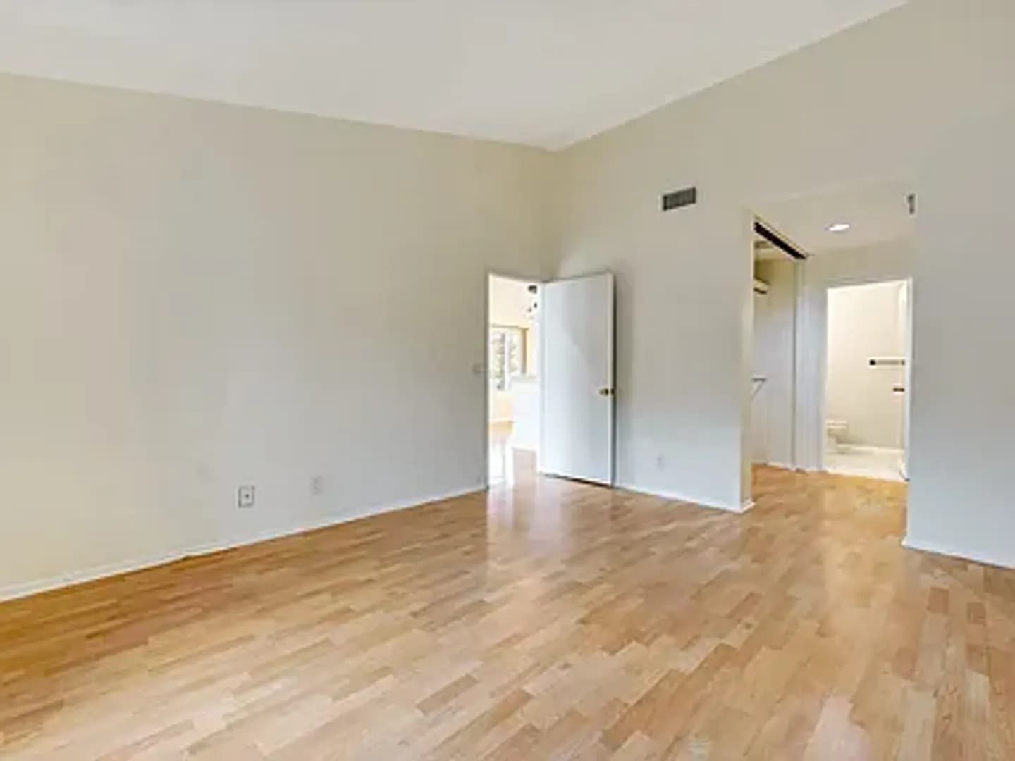 Inglewood Condo: 3867 Thorncroft Ln, Unit H